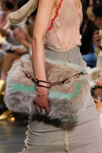 Look 22